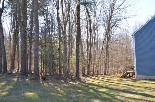 1060 Greens Loop, Cheshire CT  06410-2378 exterior
