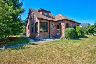 1004 121st St, Tacoma, WA 98444-3722