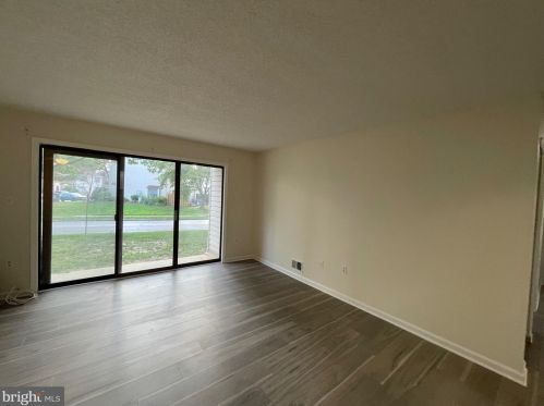 2 Rickard Ct, Trenton NJ 08648-2670 exterior