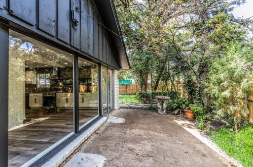 1705 Glen Alta Dr, Irving TX  75061-2306 exterior