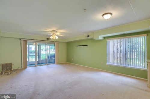 97 Valleybrook Dr, Lancaster PA  17601-4612 exterior