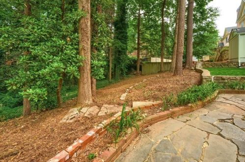 4590 Briarcliff Rd, Atlanta GA  30345-2160 exterior