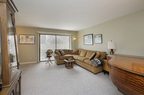 303 Redwing Dr, Bannockburn IL  60015-3684 exterior