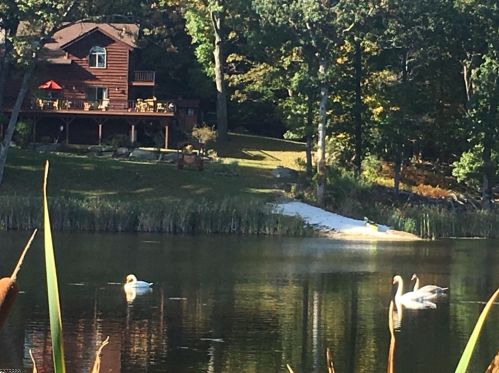 21 Seneca Lake Rd, Sparta, NJ 07871-2825