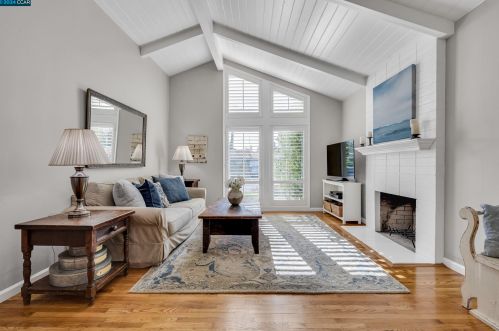 3707 Sheridan Ct, Concord CA  94518-1627 exterior