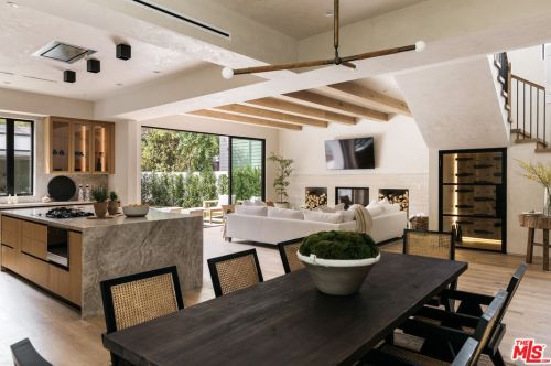15740 Morrison St, Van Nuys CA  91436-1544 exterior