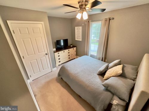 9 Hickory Rd, Carlisle PA 17015-9707 exterior