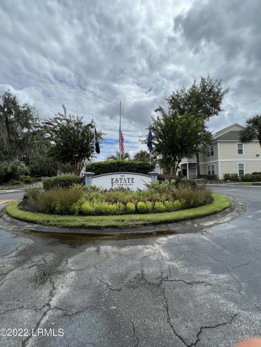 100 Kensington Blvd, Bluffton, SC 29910-7464