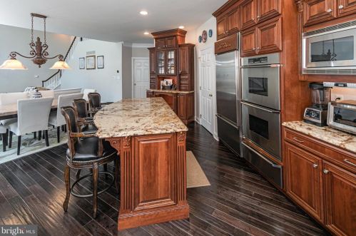 54 Ettl Cir, Princeton NJ  08540-2327 exterior