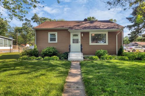 221 Cedar St, Crown Point, IN 46307-2608