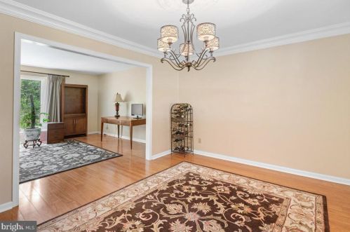 1 Teak Ln, Princeton NJ 08540-4724 exterior