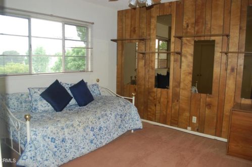 5042 Carolyn Way, Glendale CA  91214-1061 exterior