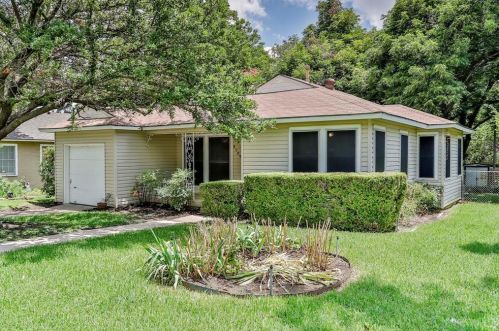 4509 Stadium Dr, Fort Worth, TX 76133-1037