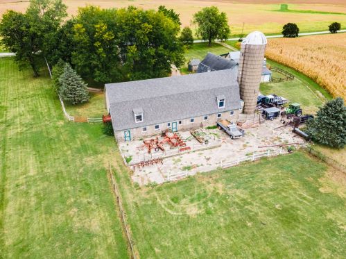 15346 Quigley Rd, Sycamore IL  60178-8362 exterior