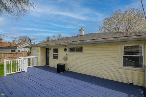 1601 180 Pl, Hammond IN 46324-3308 exterior