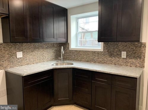 906 Cantrell St, Philadelphia PA  19148-3118 exterior