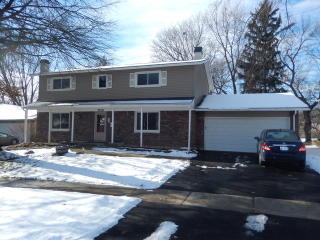 5928 Tyler Dr, Downers Grove, IL 60517-1007