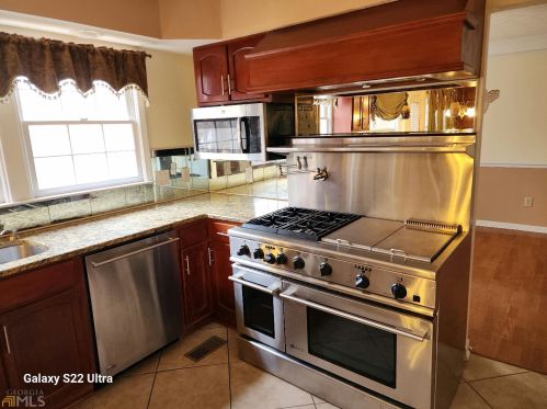 1777 Wedgewood Dr, Stone Mountain, GA 30088-3915