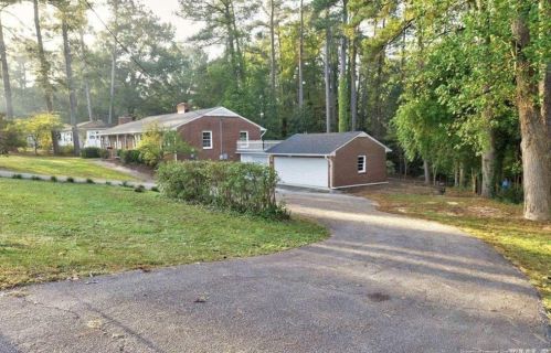 715 Spring Ln, Sanford, NC 27330-3434