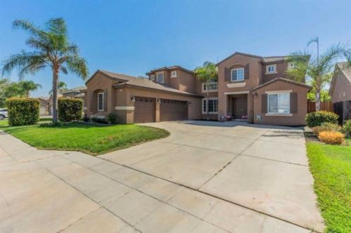 9571 Larkspur Ave, Fresno, CA 93720-4621