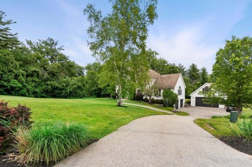 14 Longview Cir, Pelham, NH 03076-2143
