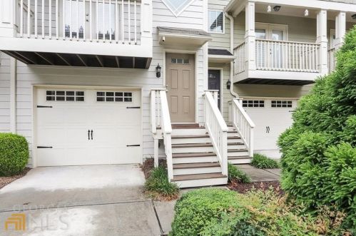 1077 Liberty Pkwy, Atlanta GA  30318-9394 exterior