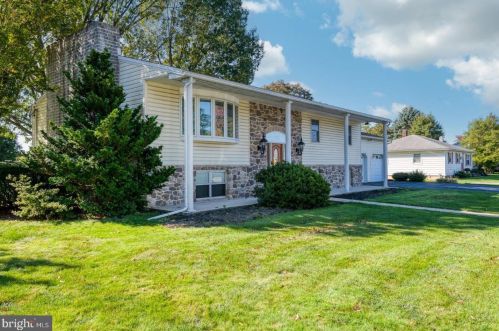 7945 Umberger Rd, Harrisburg, PA 17112-8988