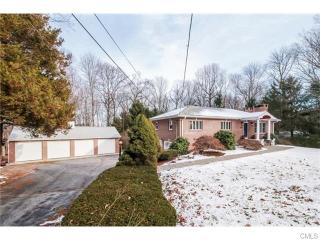 46 Brookwood Ln, Huntington, CT 06484-2051