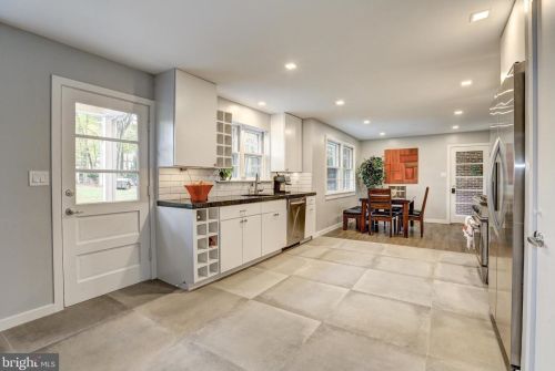 15009 Snowden Dr, Silver Spring MD 20905-5663 exterior