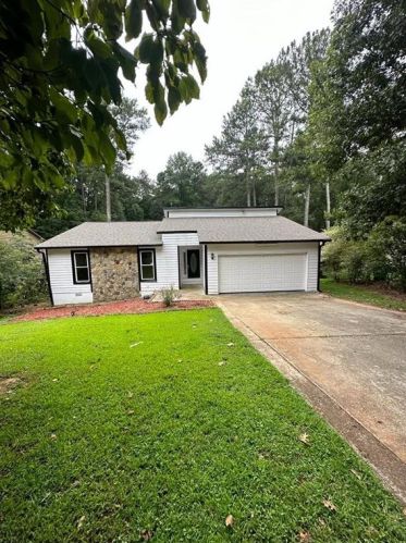 2485 Rosedale Rd, Lithonia, GA 30078-6827