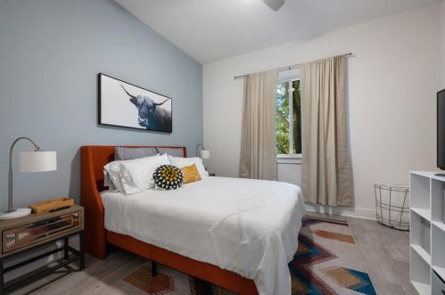 5008 Baker St, Austin TX  78721-1511 exterior