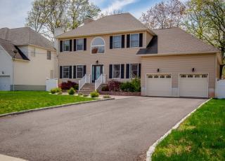 1524 Glenwood Dr, Piscataway, NJ 08854-2037