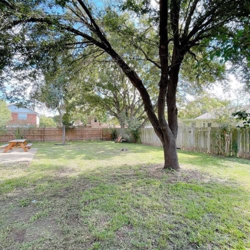 9501 Dalewood Dr, Austin TX  78729-3663 exterior