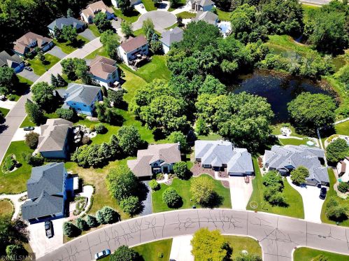 10147 Bridgewater Pkwy, Saint Paul MN  55129-8587 exterior