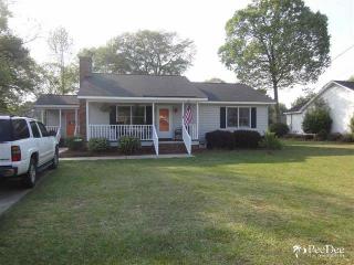 663 Florida Dr, Florence, SC 29501-8657