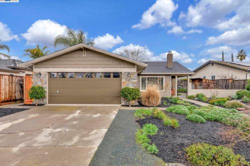 746 Hazel St, Livermore, CA 94550-2333