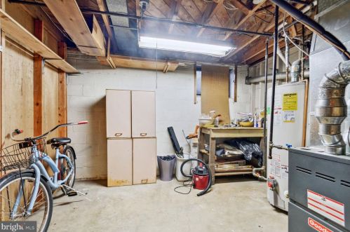 10905 Oakwood St, Silver Spring MD 20901-1238 exterior