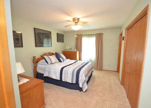 1663 Helena Rd, Saint Paul MN  55128-5524 exterior