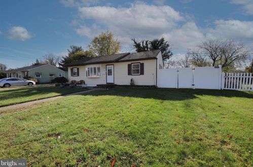 23 Elinor Ave, Stratford, NJ 08084-1713