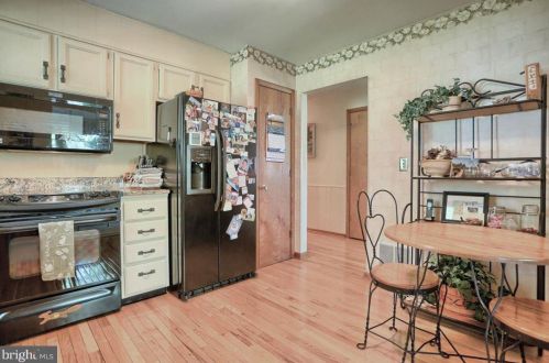 945 Cranes Gap Rd, Carlisle PA  17013-9677 exterior