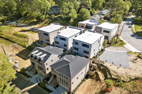 4007 Haverhill Dr, Atlanta GA  30342-3881 exterior