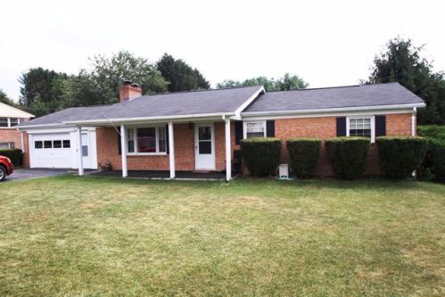 175 Cloverfield Ln, Lewisburg WV  24901-9404 exterior