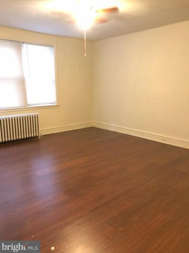 237 10th St, Philadelphia, PA 19107-1825