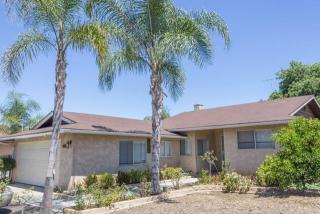 942 Alvarado St, Fallbrook, CA 92028-2302