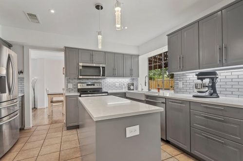 628 Sandy Trl, Fort Worth, TX 76120-2458