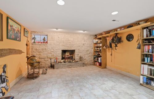 3155 Deerfield Rd, Bannockburn IL  60015-3768 exterior