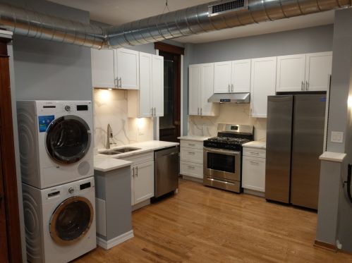 560 Fullerton Pkwy, Chicago, IL 60614-6433