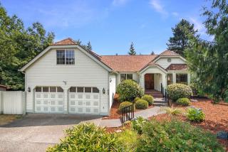 480 Jasmine Pl, Bellevue, WA 98027-2639