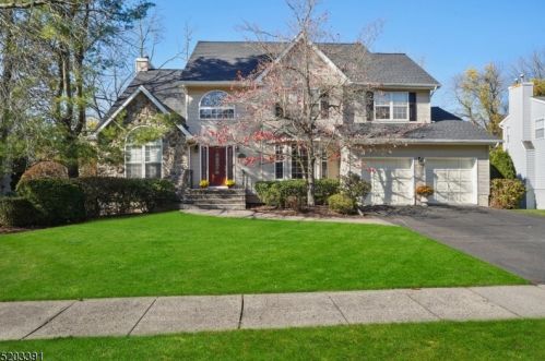 5 Faas Ct, Town Center, NJ 07052-2652