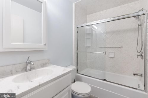 19 Sunset Ave, Ephrata PA  17522-2302 exterior
